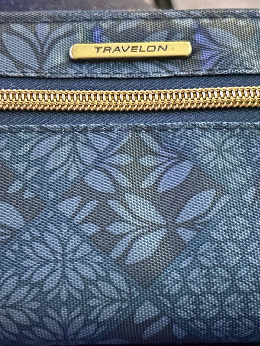 Travelon Navy Blue Floral wallet